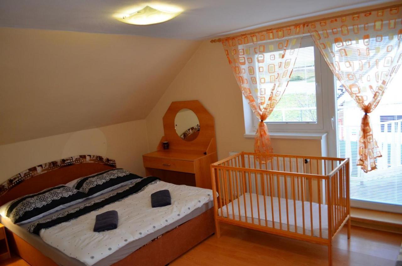 Vila Deluxe&Apartmány Riviéra Liptov Bešeňová Besenova Exterior foto
