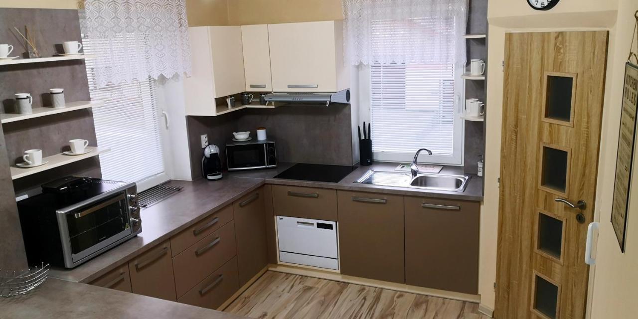 Vila Deluxe&Apartmány Riviéra Liptov Bešeňová Besenova Exterior foto
