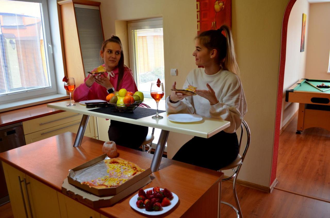Vila Deluxe&Apartmány Riviéra Liptov Bešeňová Besenova Exterior foto